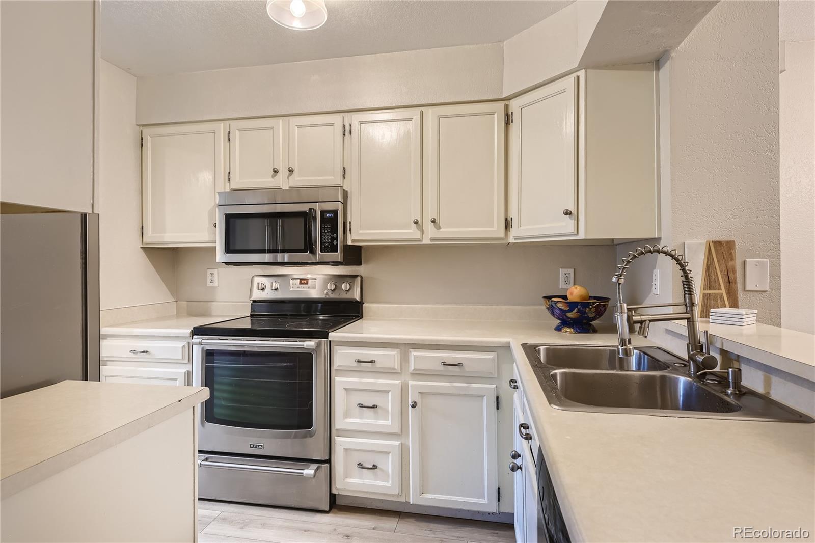 8104 S Fillmore Circle