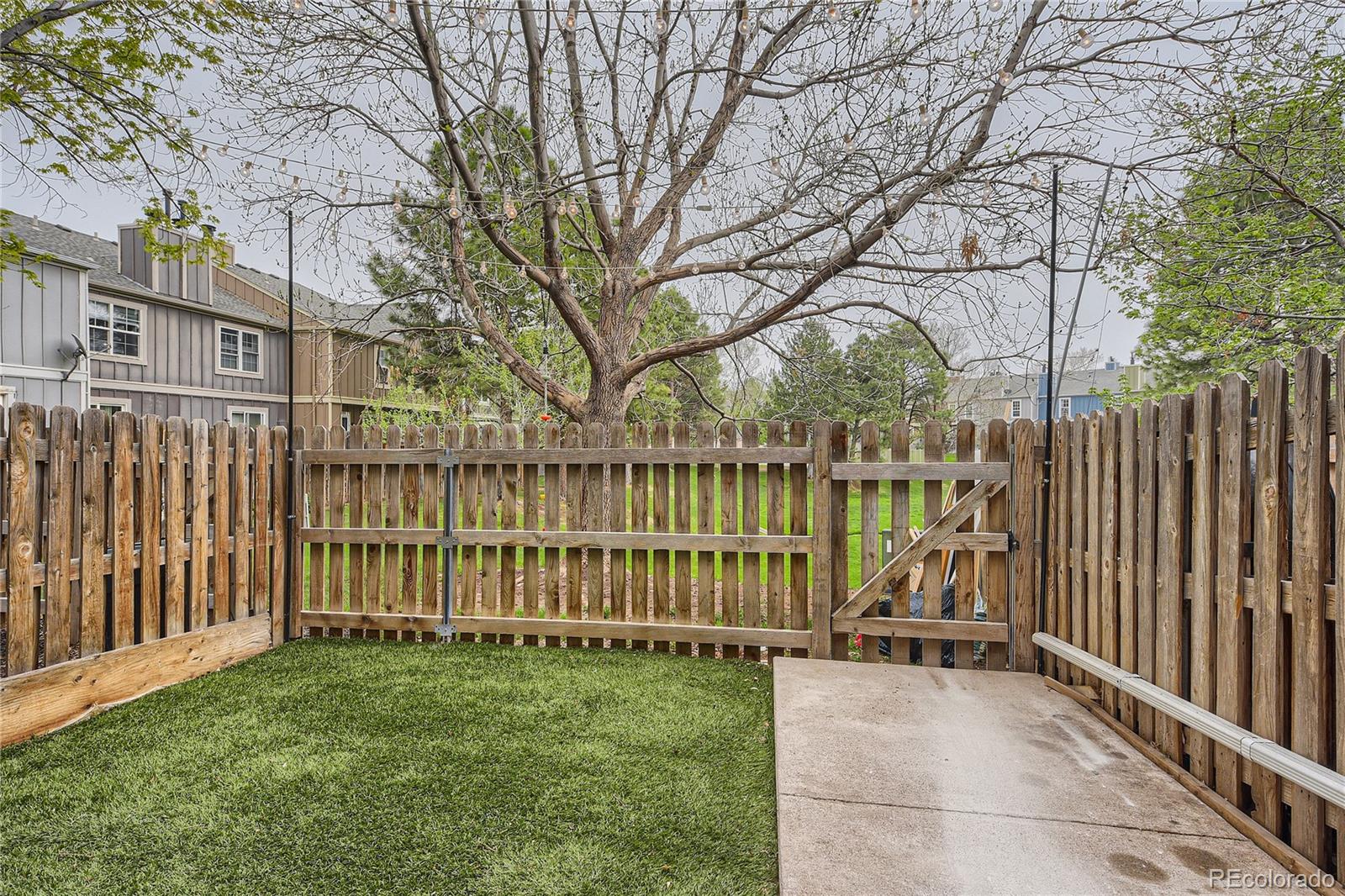 8104 S Fillmore Circle