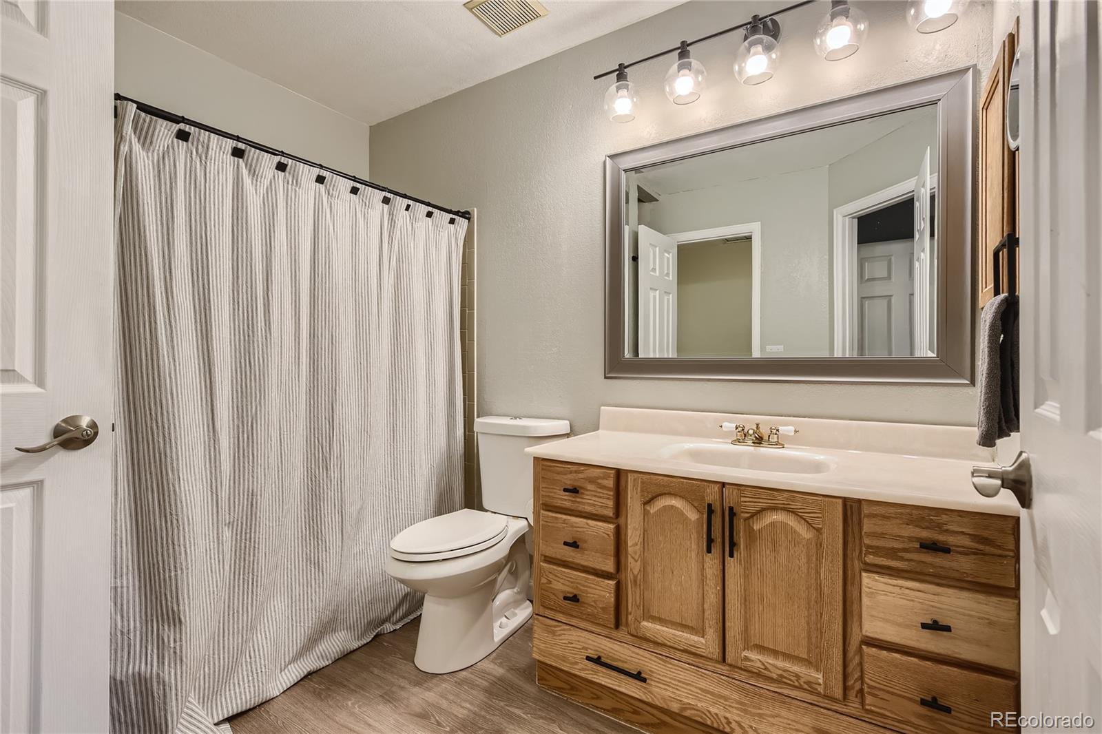 8104 S Fillmore Circle