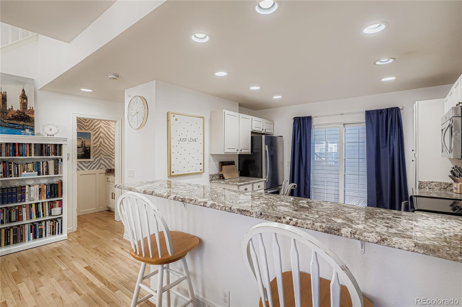 8300 Fairmount Drive Unit: TT104