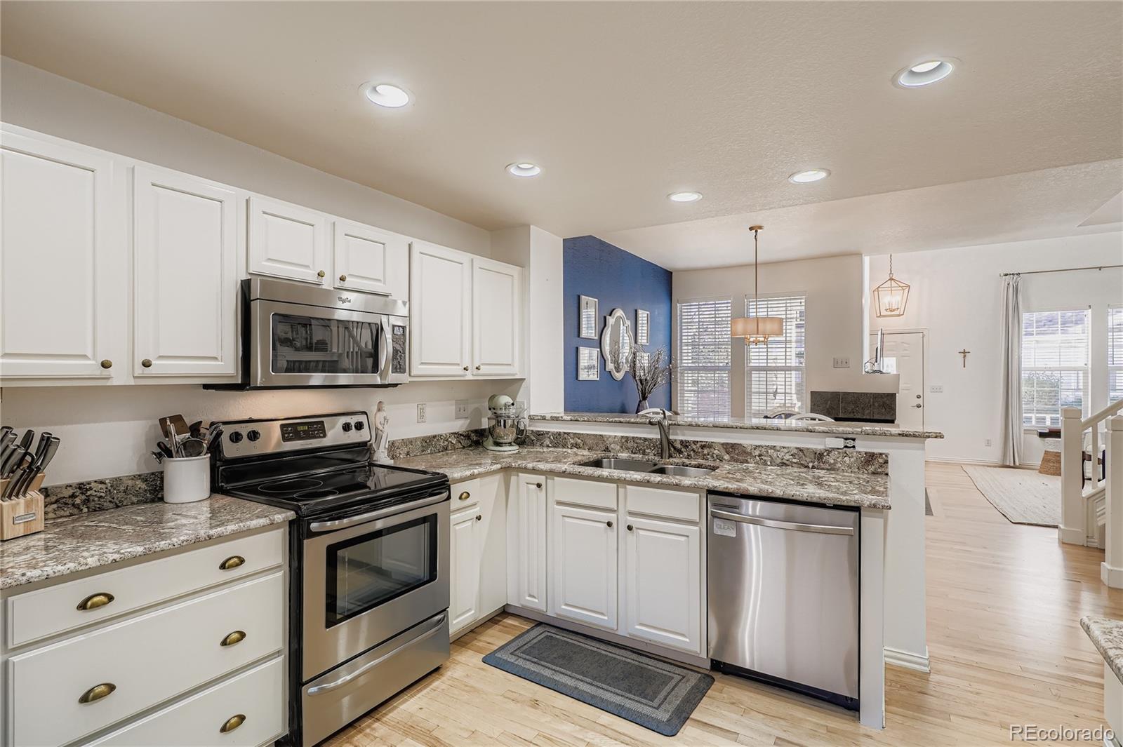 8300 Fairmount Drive Unit: TT104