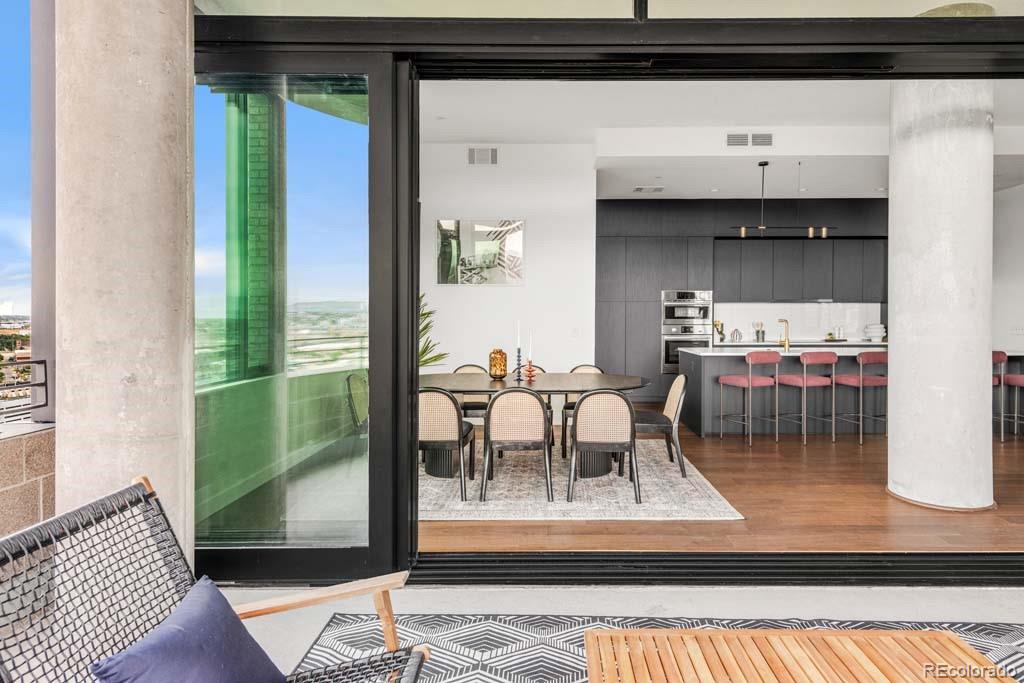3520 Chestnut Place Unit: PH-1201