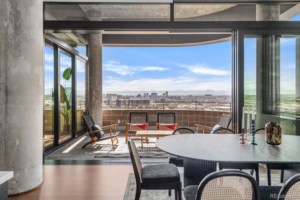 3520 Chestnut Place Unit: PH-1201
