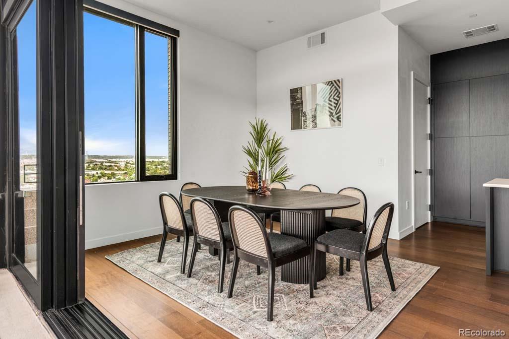 3520 Chestnut Place Unit: PH-1201