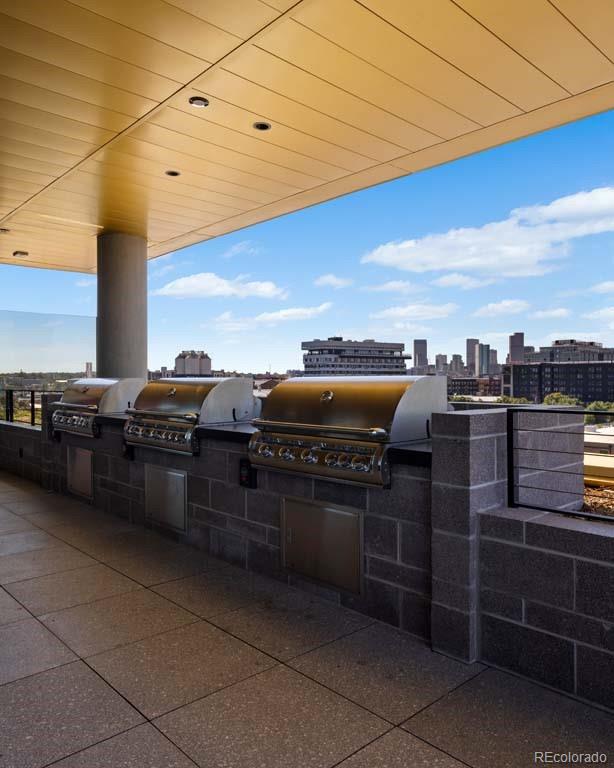 3520 Chestnut Place Unit: PH-1201