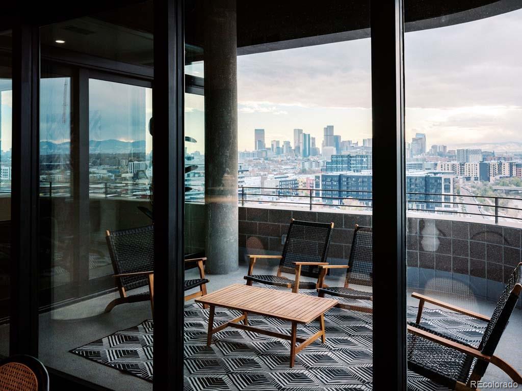 3520 Chestnut Place Unit: PH-1201