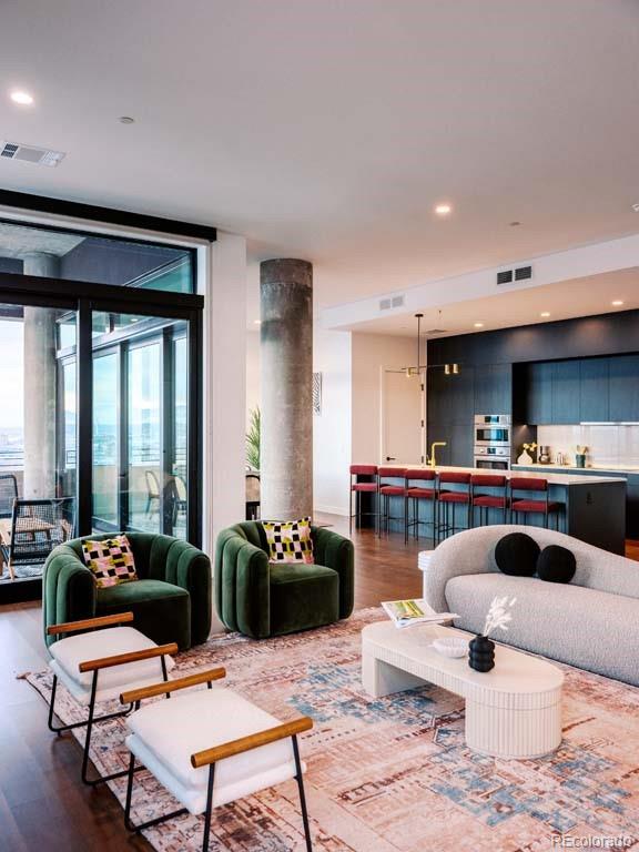 3520 Chestnut Place Unit: PH-1201