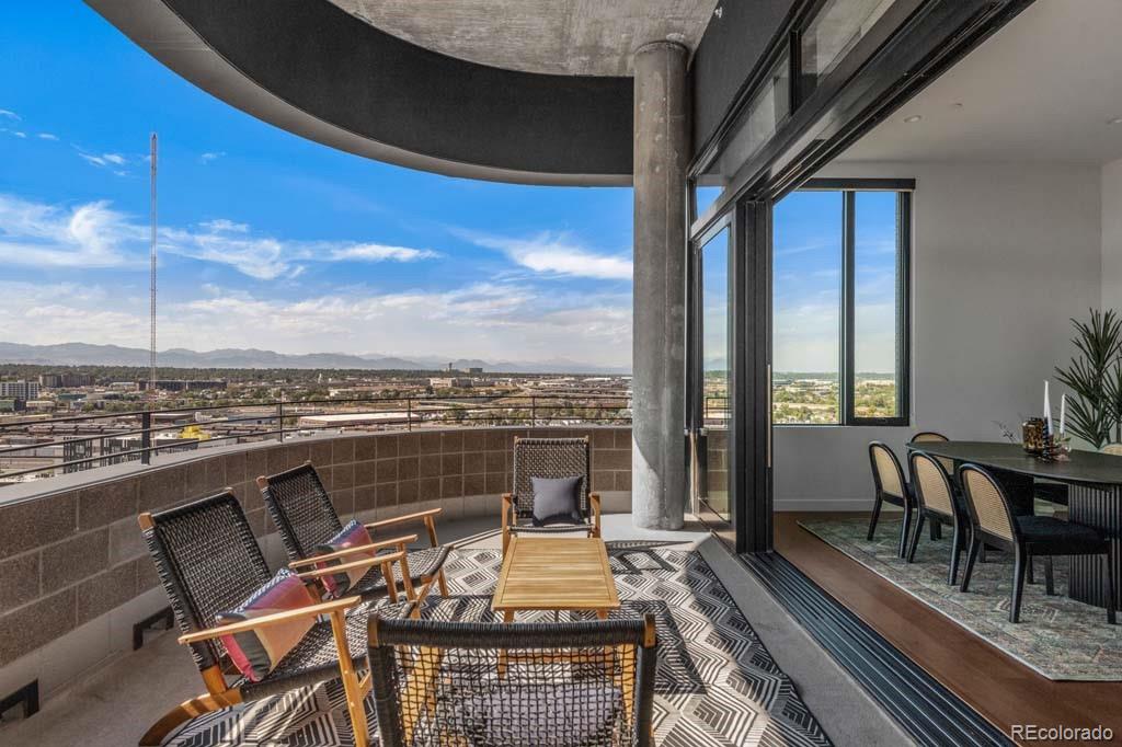 3520 Chestnut Place Unit: PH-1201