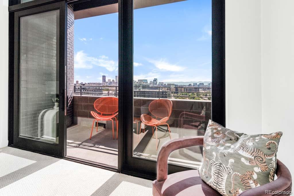 3520 Chestnut Place Unit: PH-1201