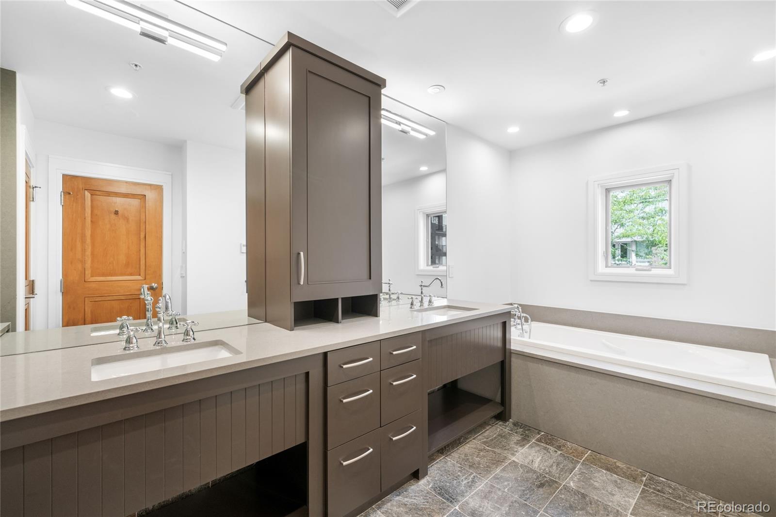 2133 18th Street Unit: RL