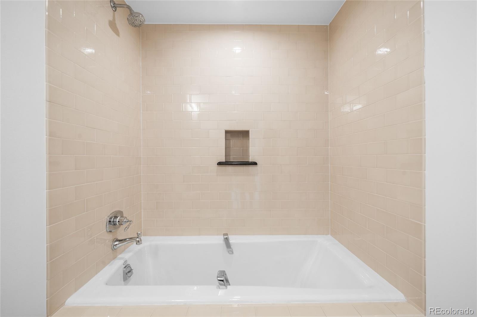 2133 18th Street Unit: RL