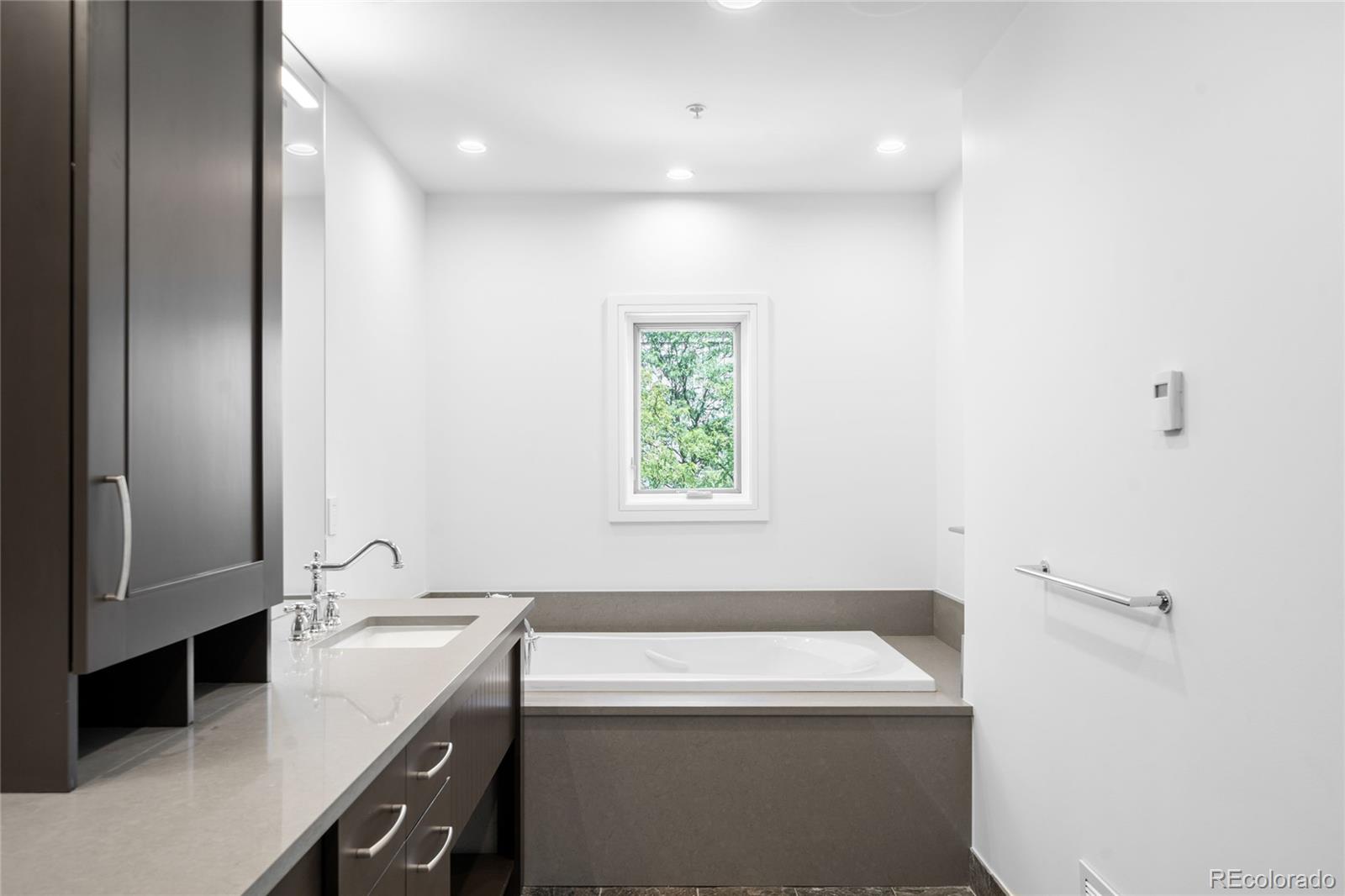 2133 18th Street Unit: RL