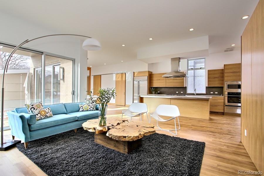 947 S Gilpin Street Unit: R