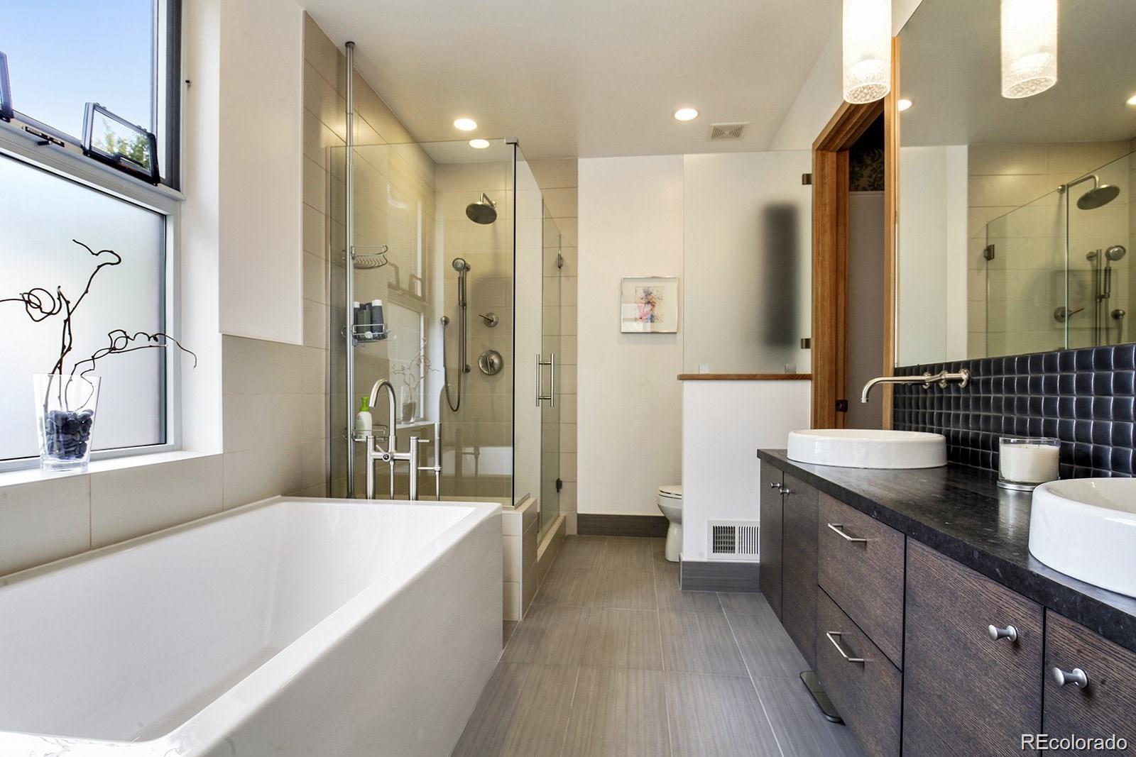 947 S Gilpin Street Unit: R
