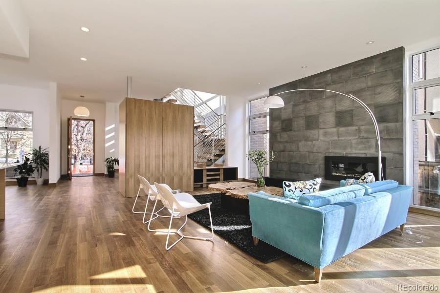 947 S Gilpin Street Unit: R