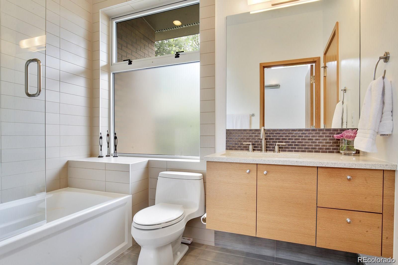 947 S Gilpin Street Unit: R