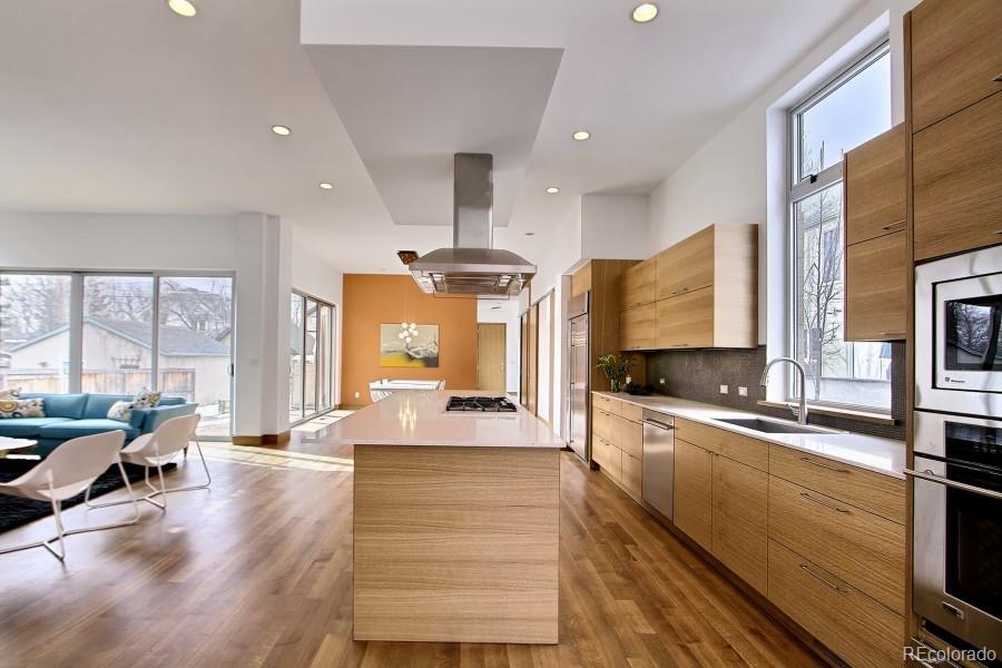 947 S Gilpin Street Unit: R