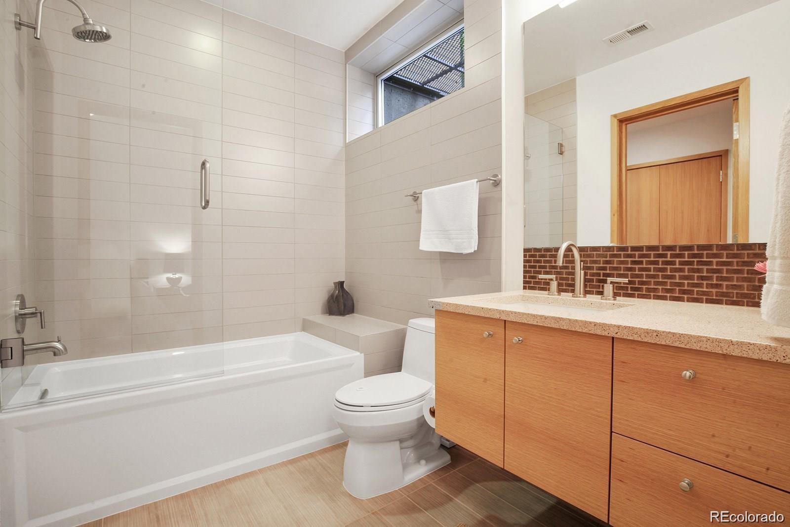 947 S Gilpin Street Unit: R
