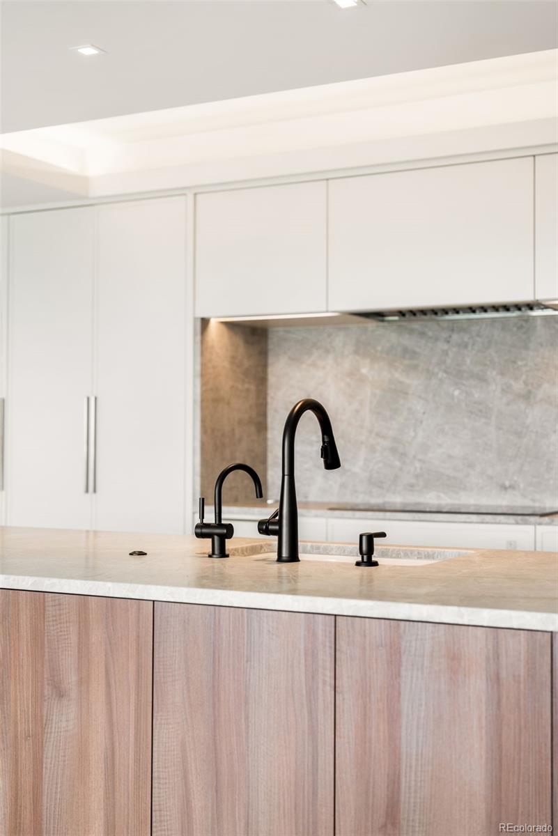 1133 Race Street Unit: 16B