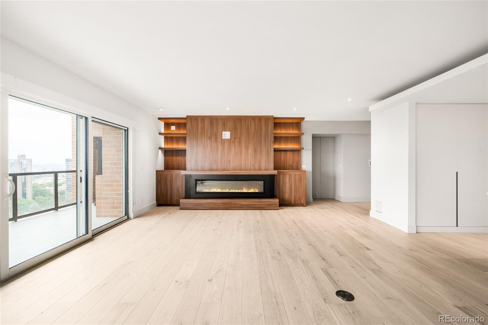1133 Race Street Unit: 16B