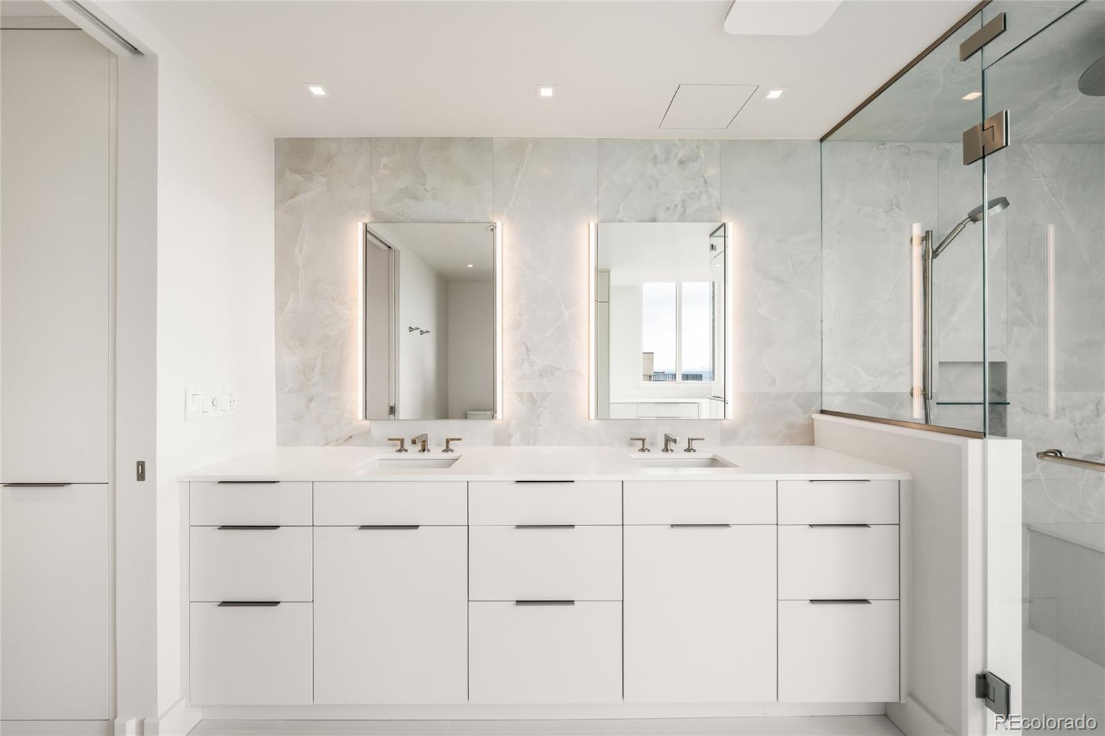 1133 Race Street Unit: 16B