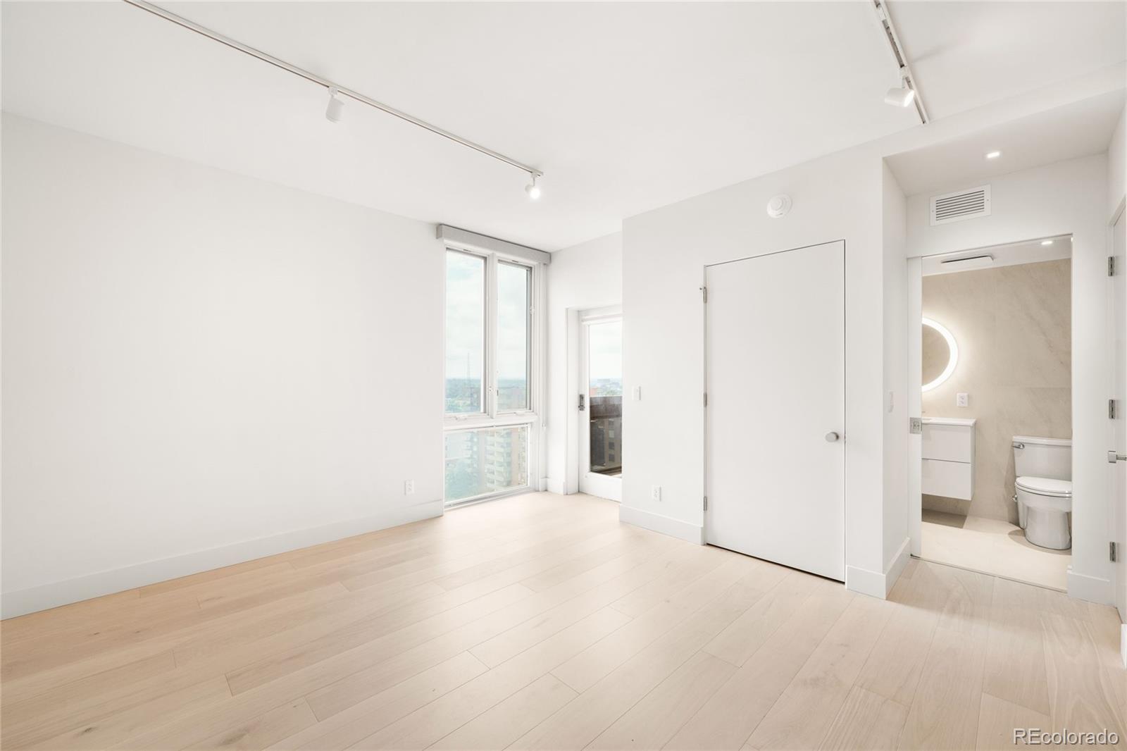 1133 Race Street Unit: 16B