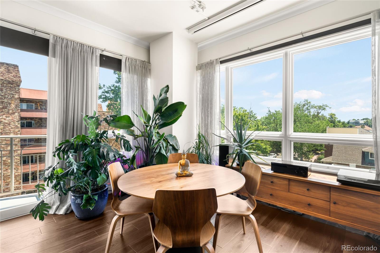 400 E 3rd Avenue Unit: 404