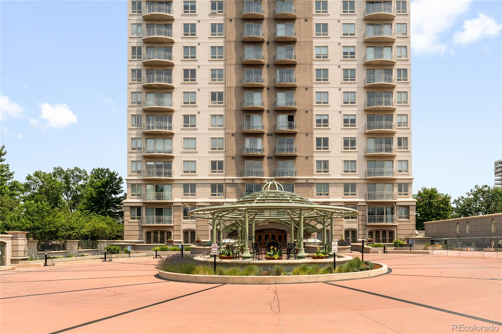 400 E 3rd Avenue Unit: 404