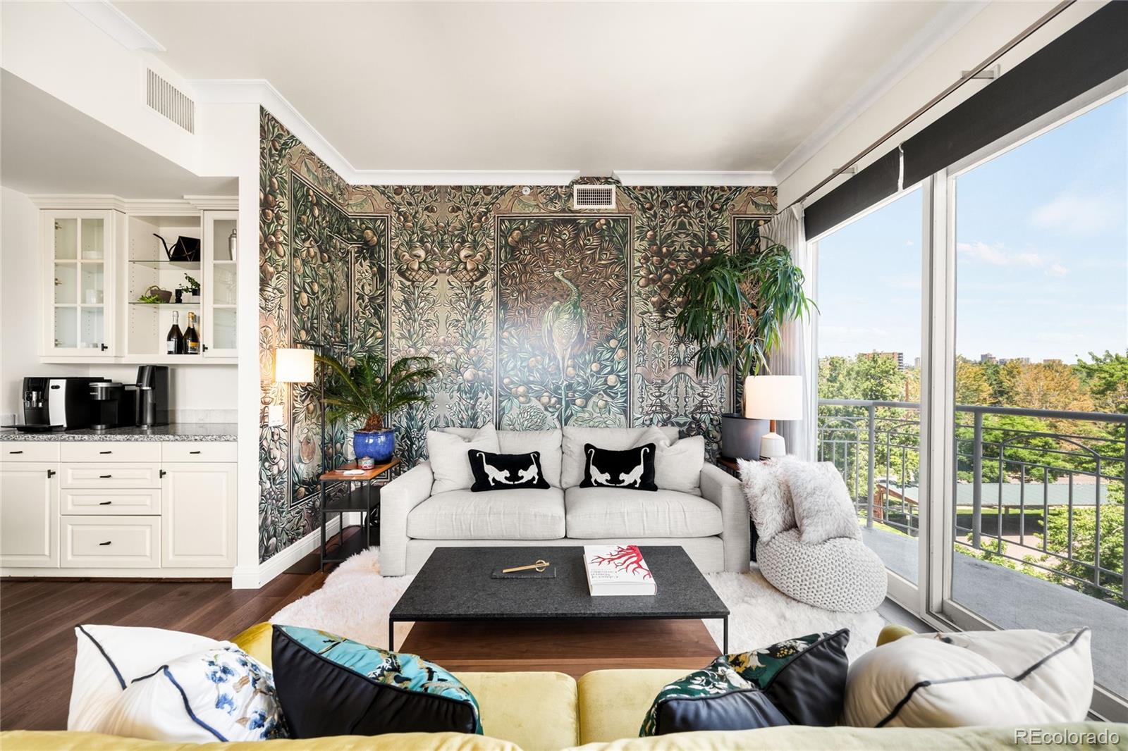 400 E 3rd Avenue Unit: 404