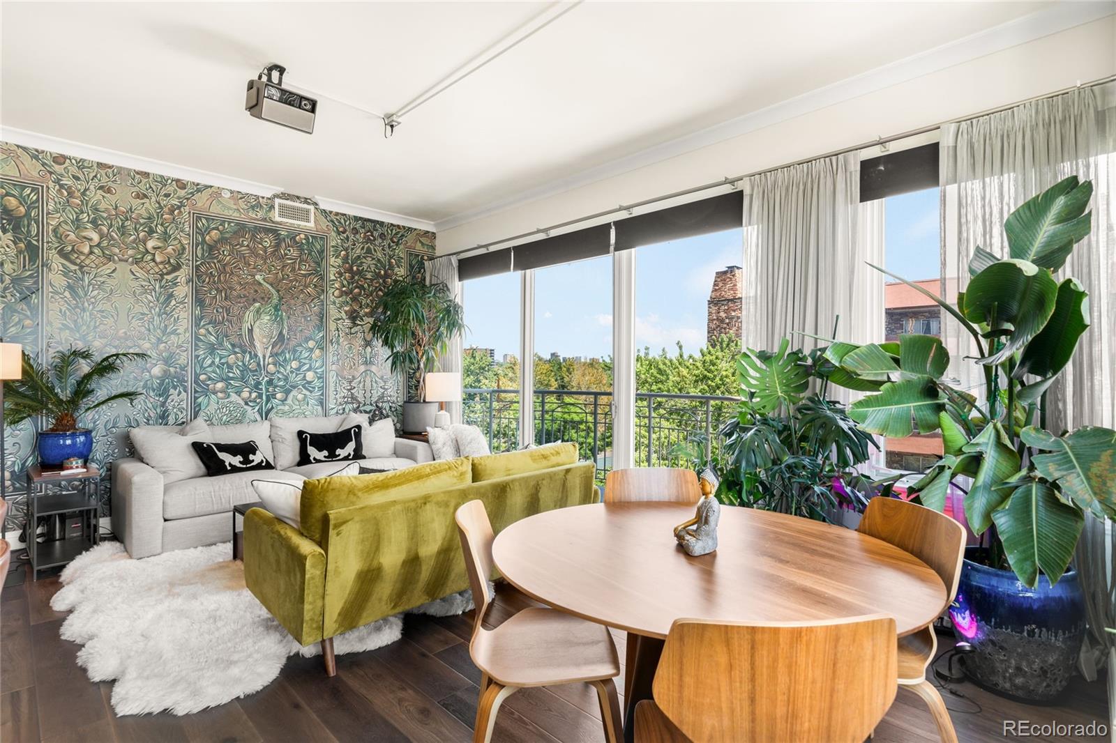400 E 3rd Avenue Unit: 404