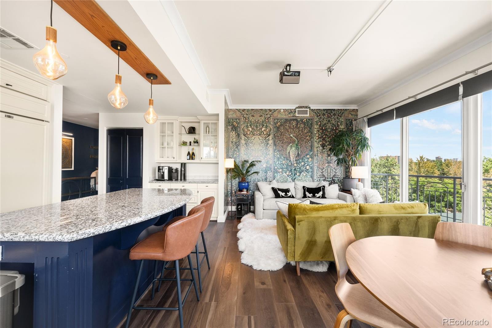 400 E 3rd Avenue Unit: 404