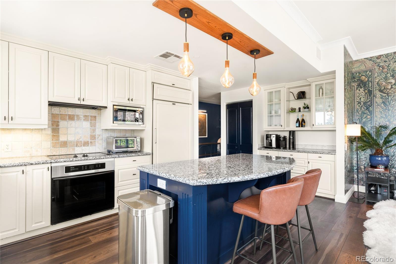 400 E 3rd Avenue Unit: 404