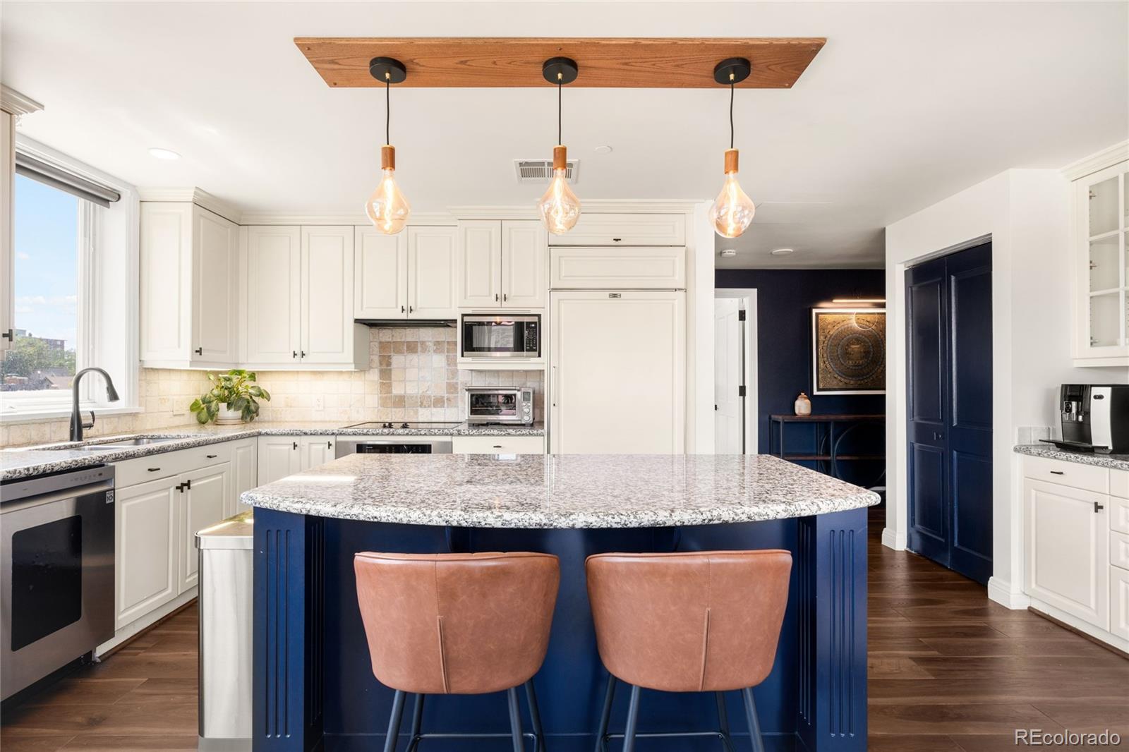 400 E 3rd Avenue Unit: 404