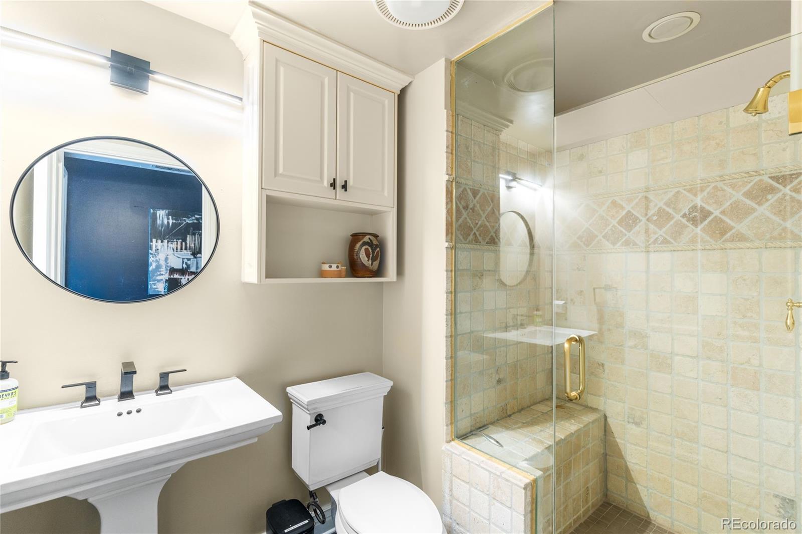 400 E 3rd Avenue Unit: 404
