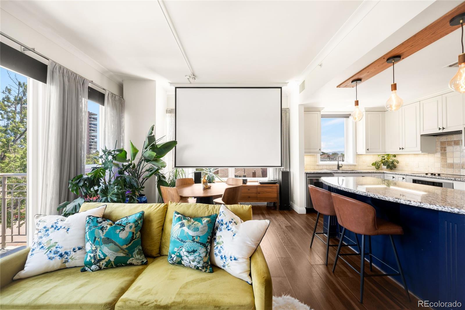 400 E 3rd Avenue Unit: 404