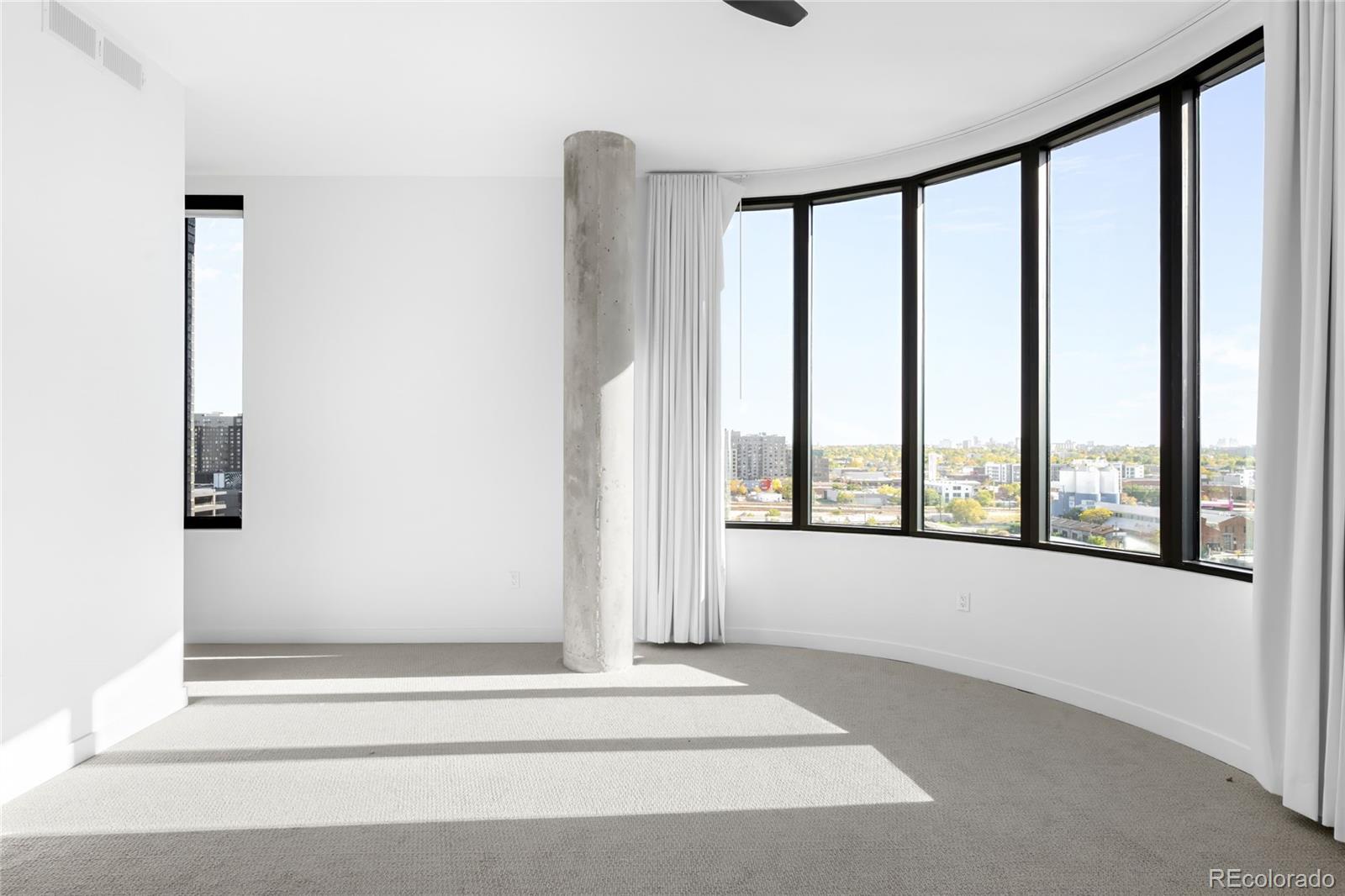 3520 Chestnut Place Unit: PH-1207