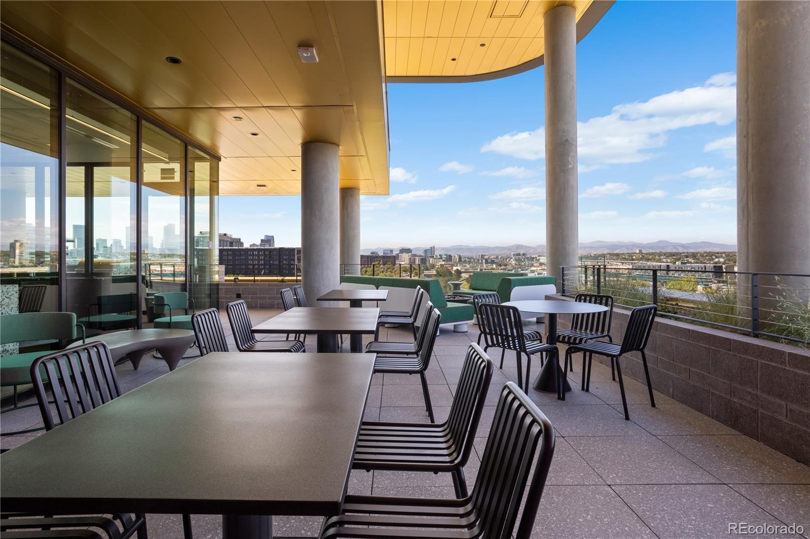 3520 Chestnut Place Unit: PH-1207