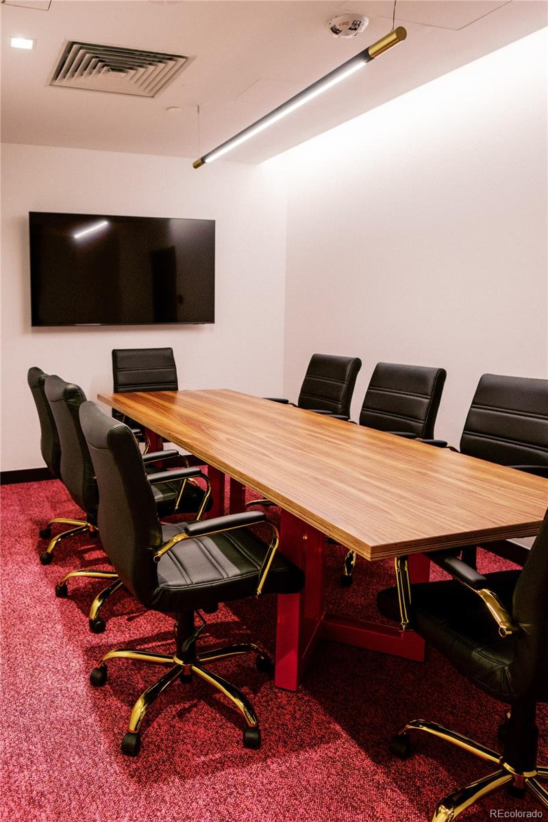 3520 Chestnut Place Unit: PH-1207