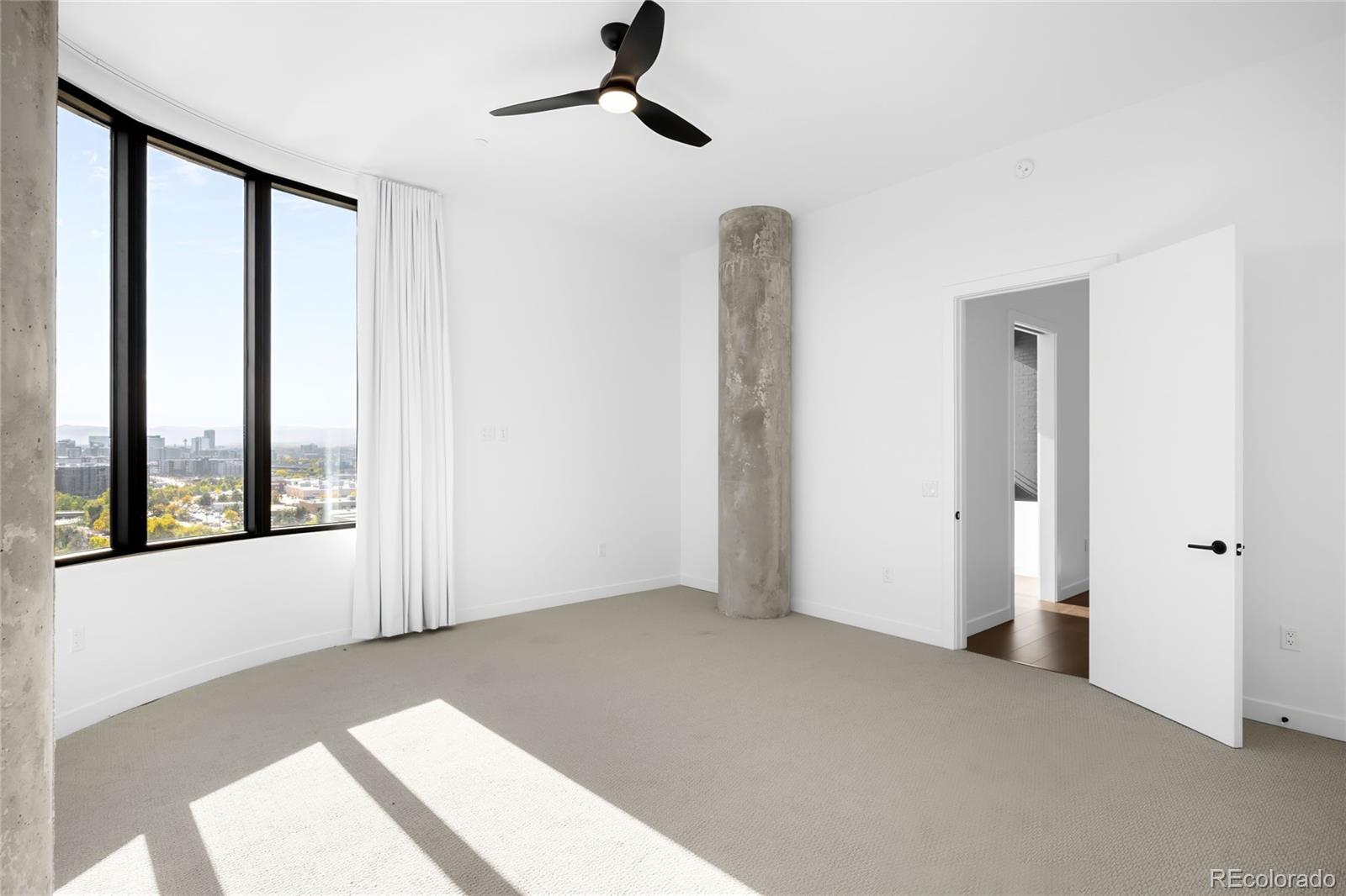 3520 Chestnut Place Unit: PH-1207