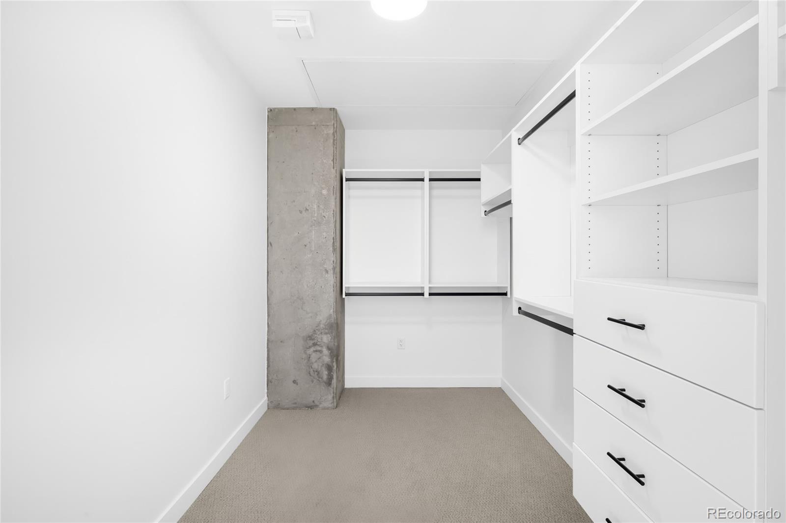 3520 Chestnut Place Unit: PH-1207