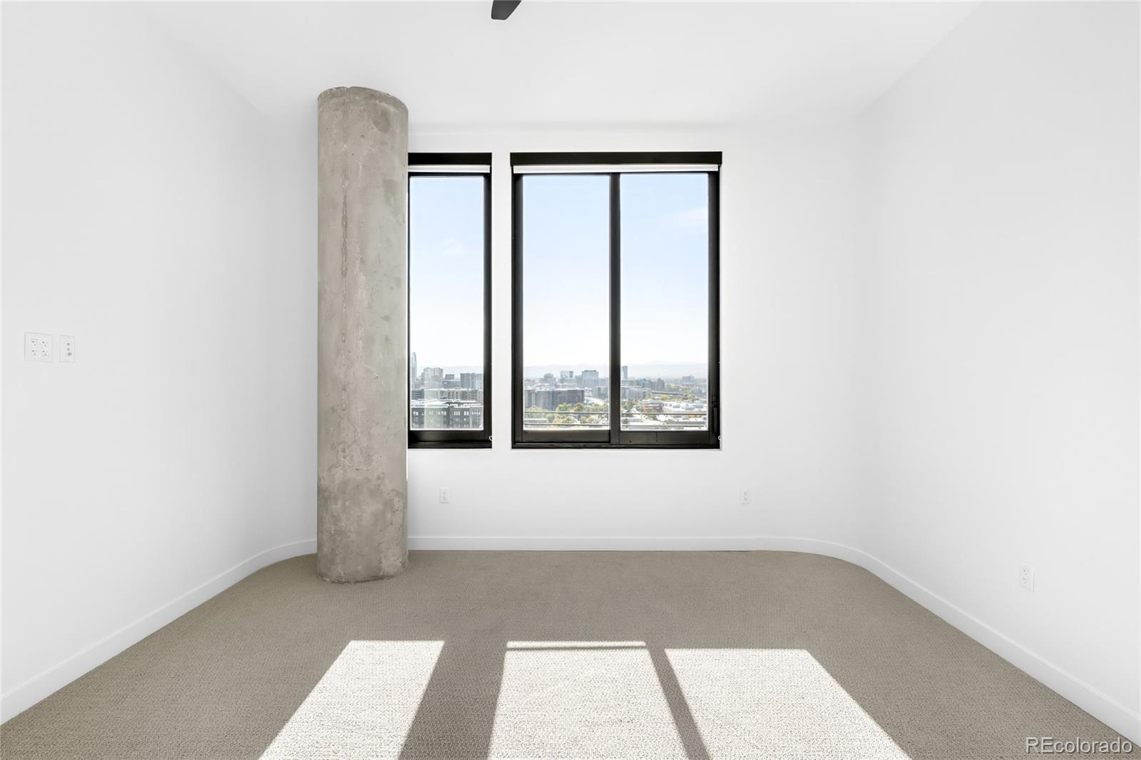 3520 Chestnut Place Unit: PH-1207