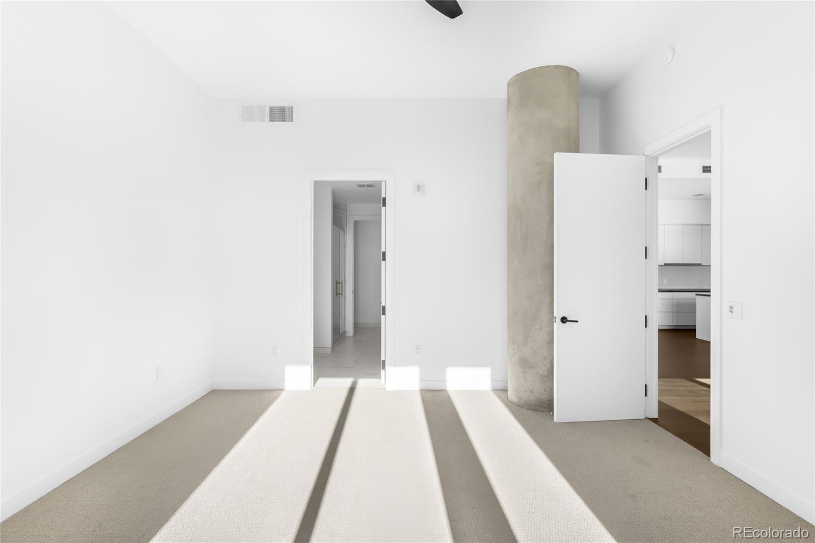 3520 Chestnut Place Unit: PH-1207