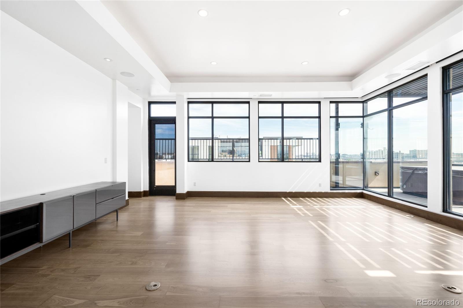1665 Central Unit: 601-R