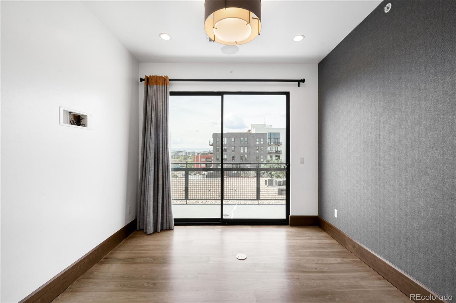 1665 Central Unit: 601-R