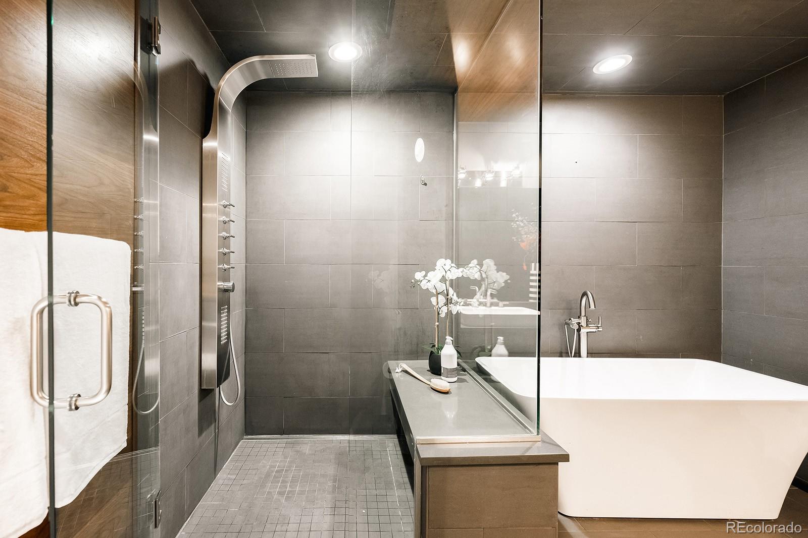 1735 19th Street Unit: 4A