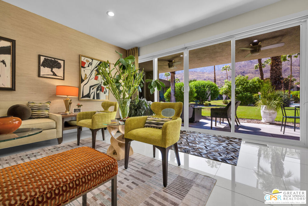 2285 S Calle Palo Fierro