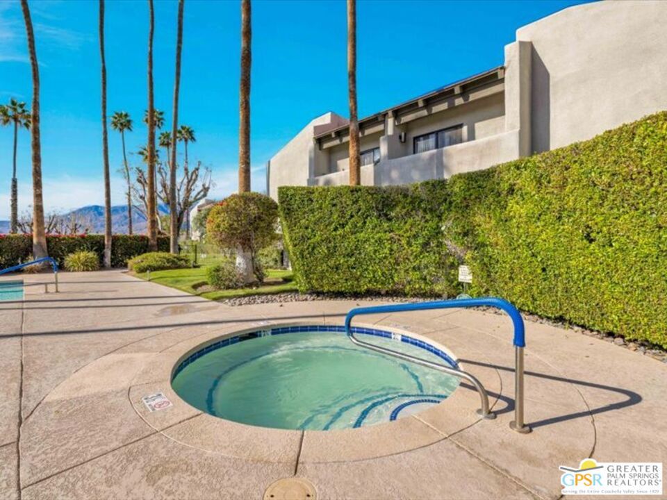 351 N Hermosa Drive 5D1