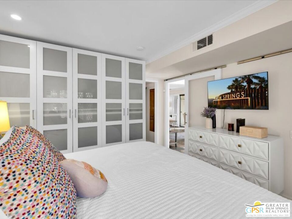 351 N Hermosa Drive 5D1