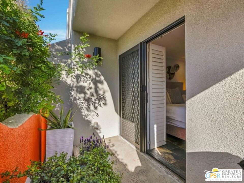 351 N Hermosa Drive 5D1