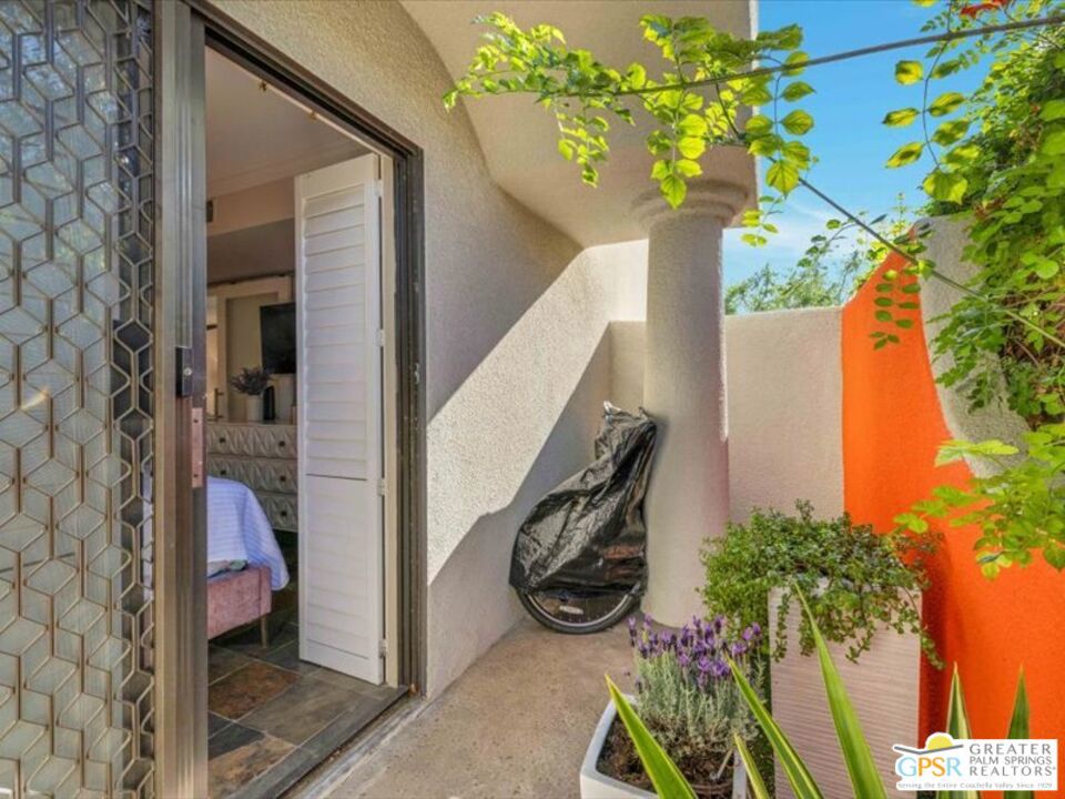 351 N Hermosa Drive 5D1